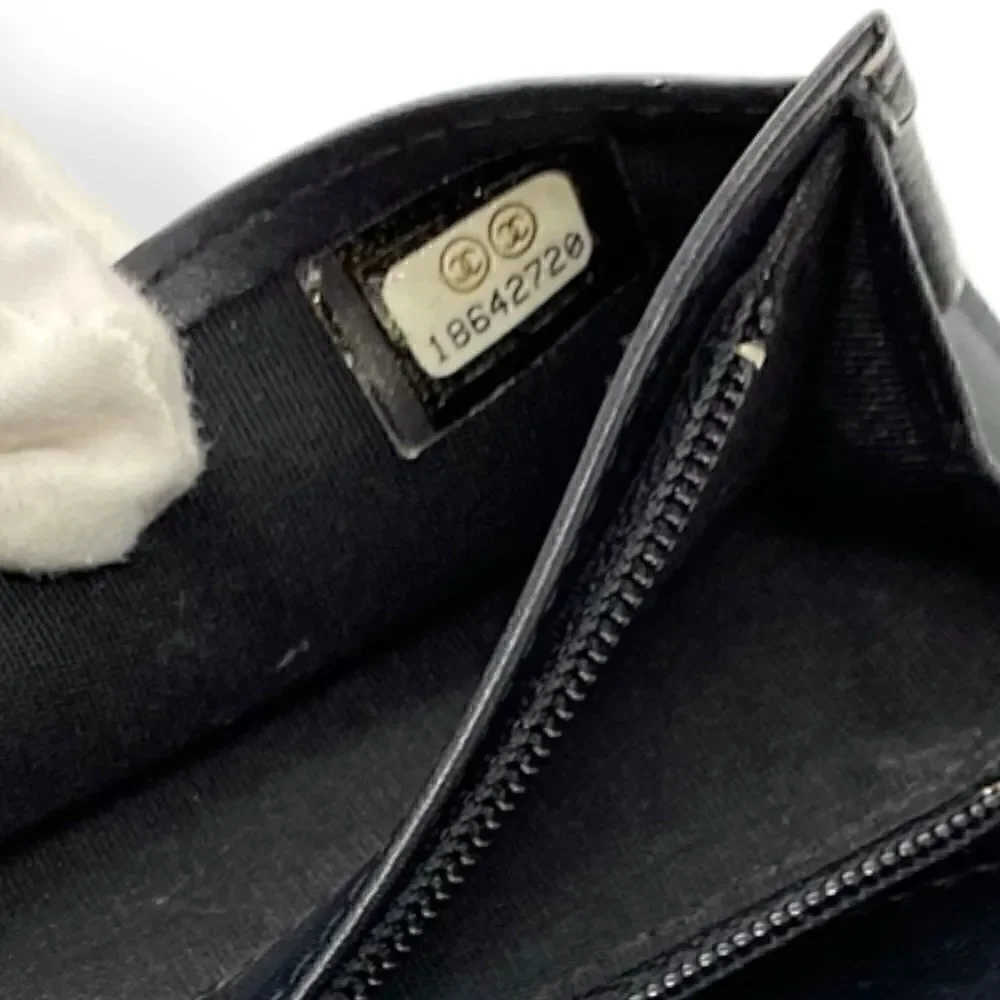 Chanel CC Yen Wallet in Quilted Patent Leather